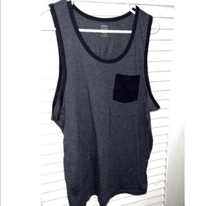 Old Navy Men’s Tank Top Soft Washed Size M
Dark gray & black with pocket
